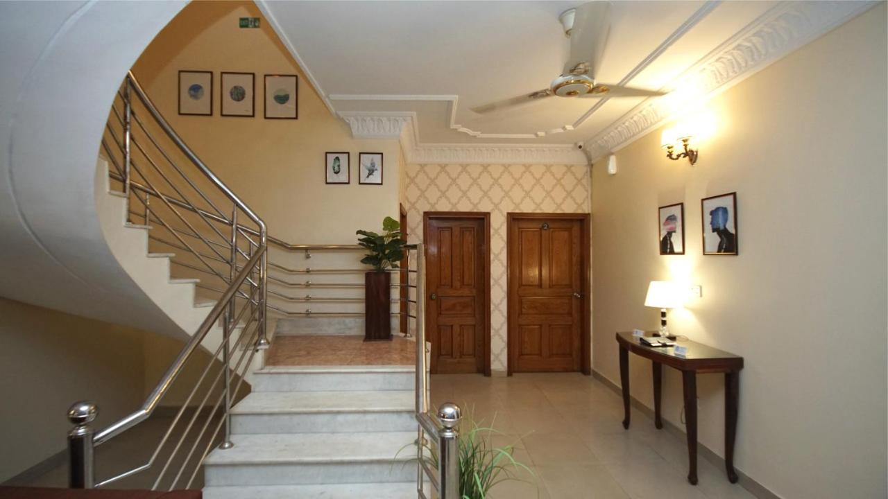 World Inn Hotel 卡拉奇 外观 照片