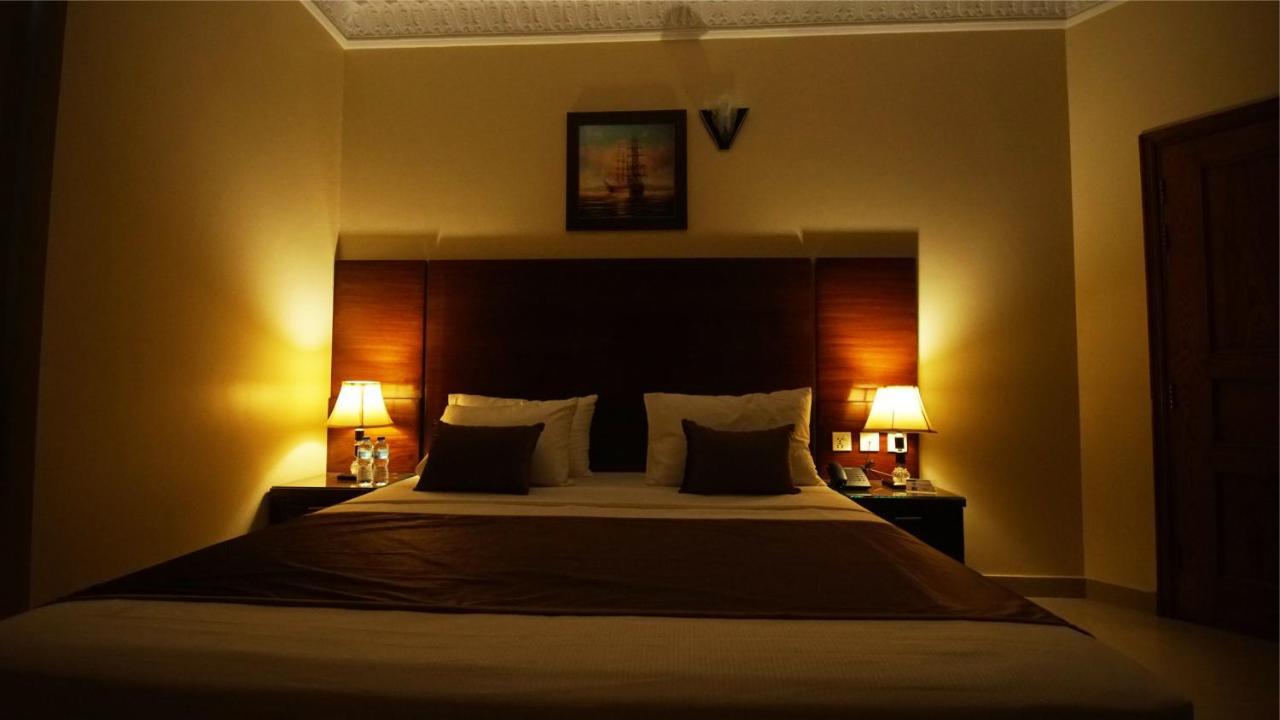World Inn Hotel 卡拉奇 外观 照片