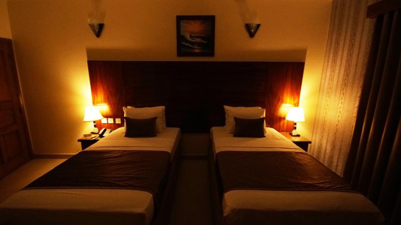World Inn Hotel 卡拉奇 外观 照片
