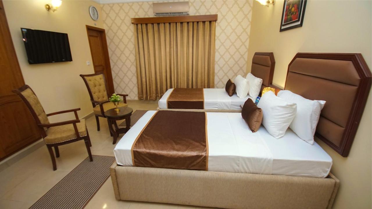 World Inn Hotel 卡拉奇 外观 照片