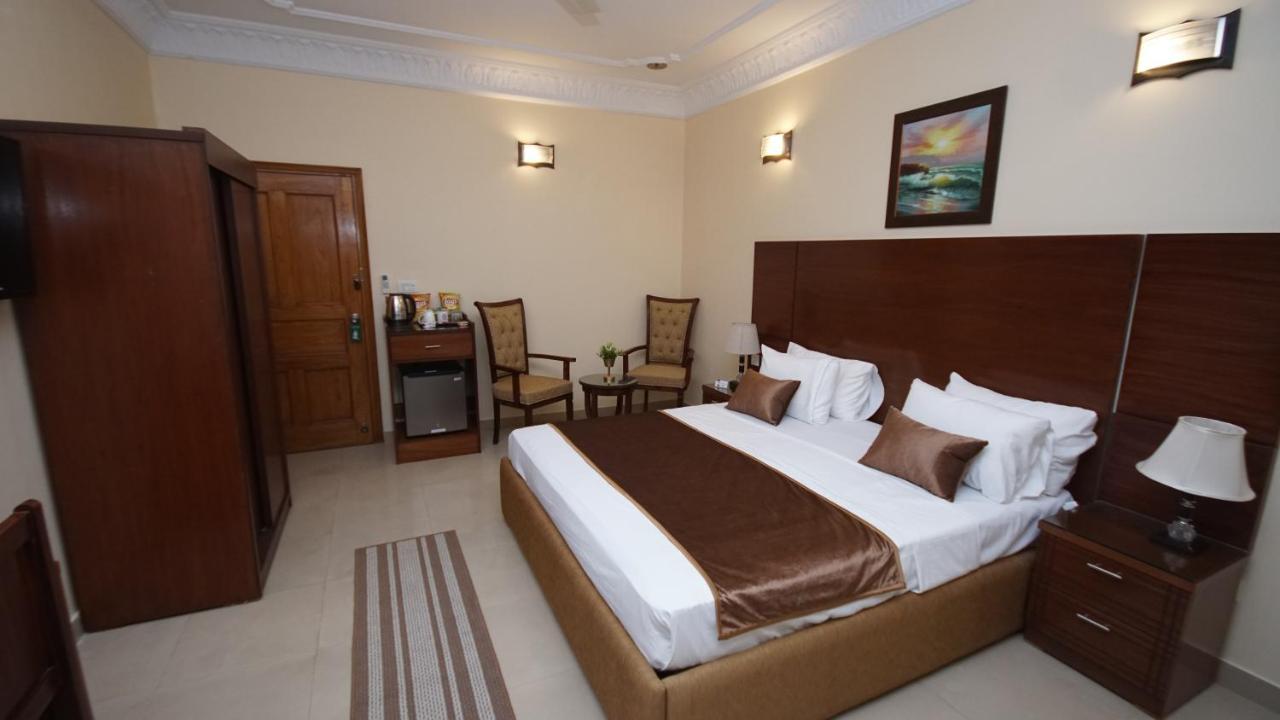 World Inn Hotel 卡拉奇 外观 照片