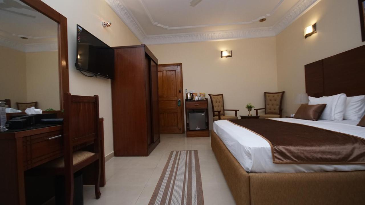 World Inn Hotel 卡拉奇 外观 照片