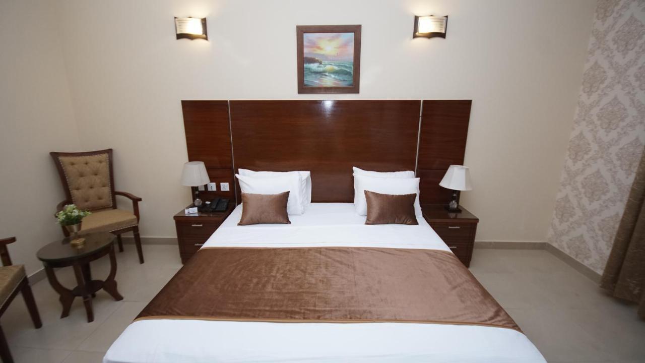 World Inn Hotel 卡拉奇 外观 照片