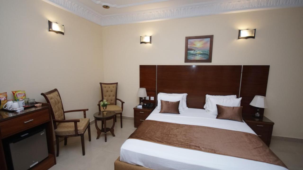 World Inn Hotel 卡拉奇 外观 照片