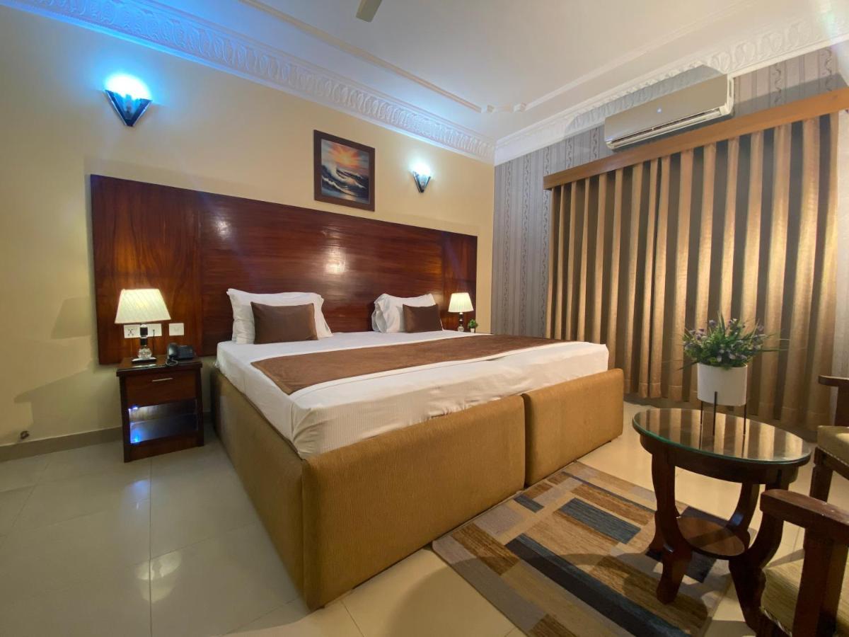 World Inn Hotel 卡拉奇 外观 照片