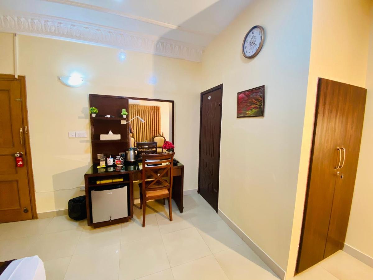 World Inn Hotel 卡拉奇 外观 照片